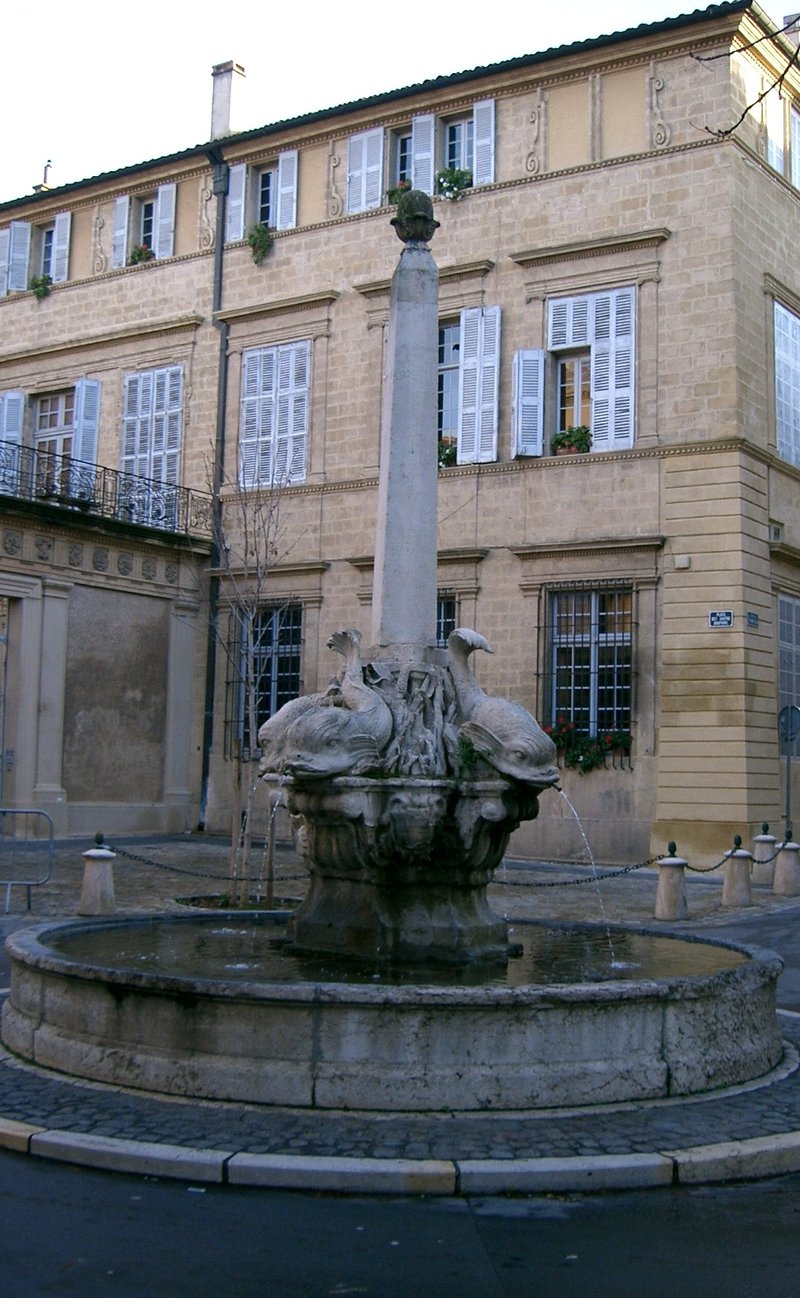 Fontaine des Quatre-Dauphins