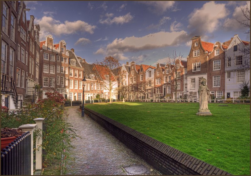 Begijnhof courtyard