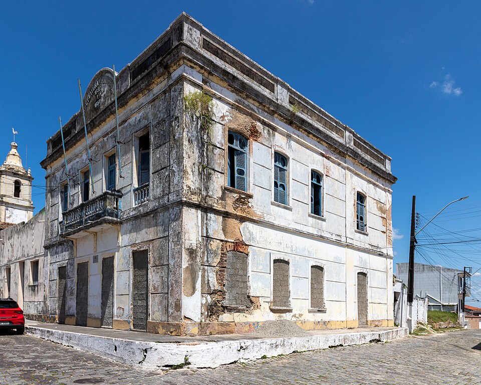 Historic center of São Cristóvão with colonial buildings around Praça São Francisco