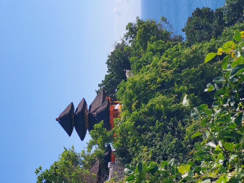 Pura Luhur Uluwatu cliff temple