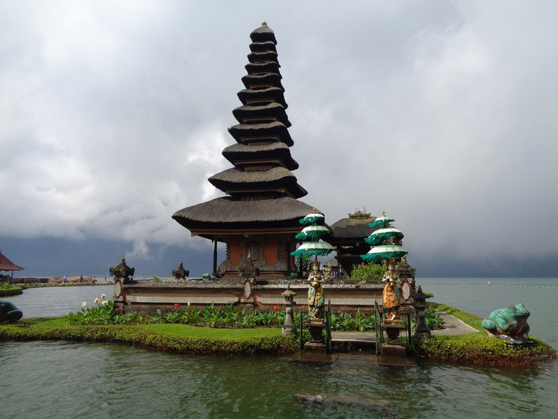Pura Ulun Danu Bratan lake temple