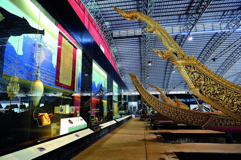 Royal Barge National Museum Bangkok Suphannahong barge