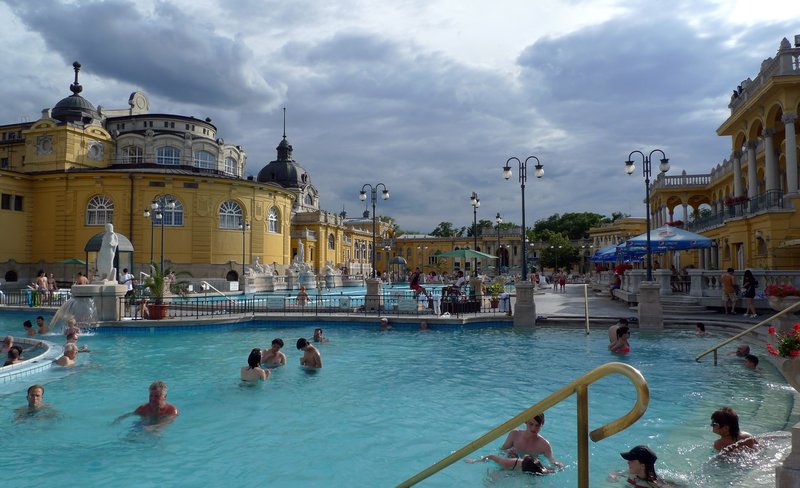 Széchenyi Thermal Bath Budapest outdoor pool