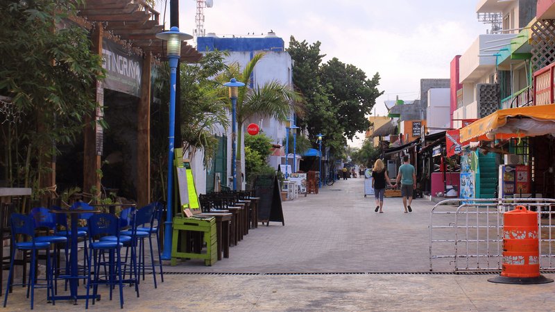 Avenida Hidalgo pedestrian street · downtown Isla Mujeres