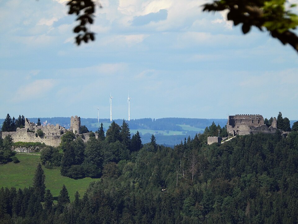 Hohenfreyberg and Eisenberg castle ruins