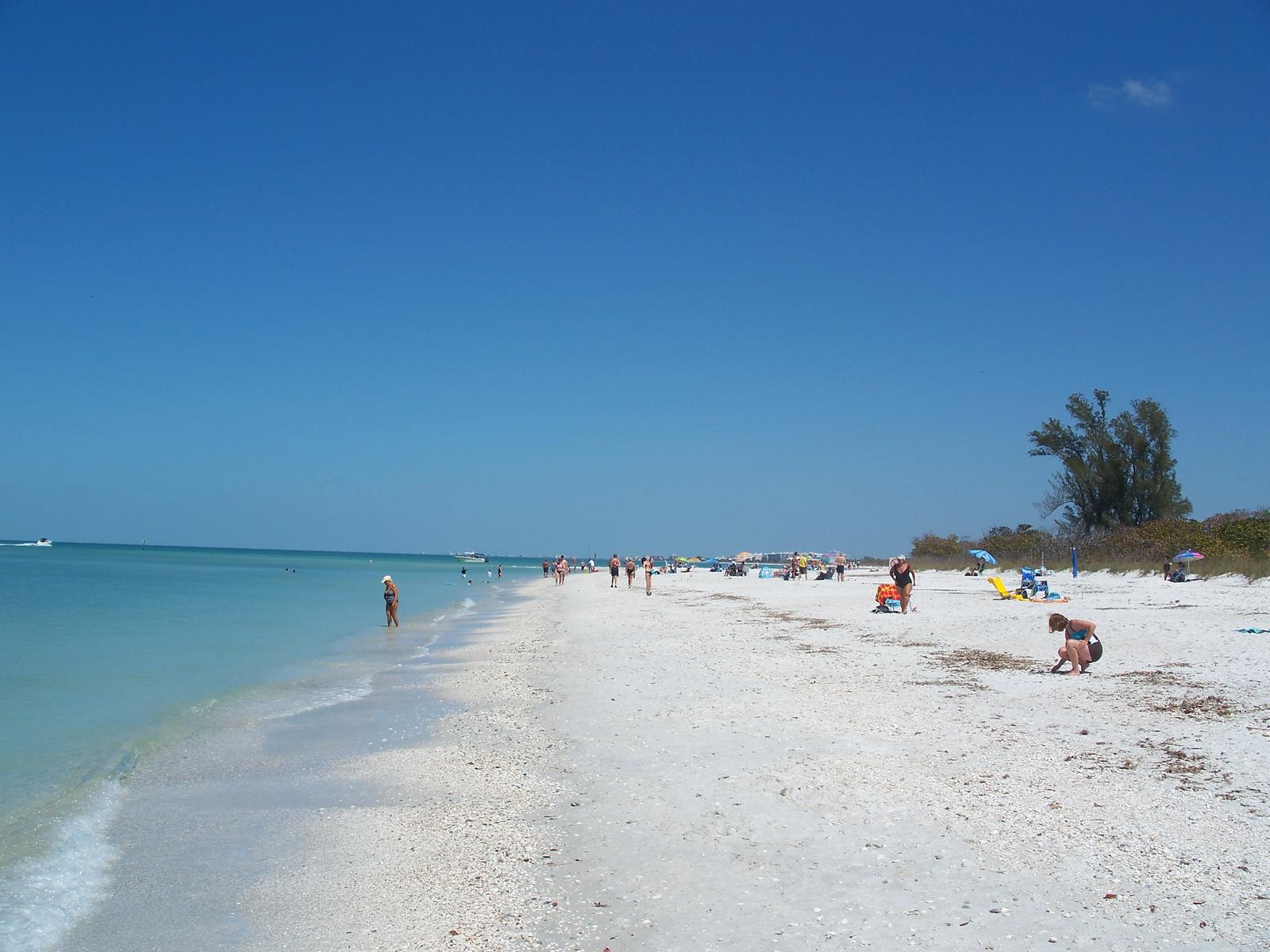 Delnor-Wiggins Pass State Park beach