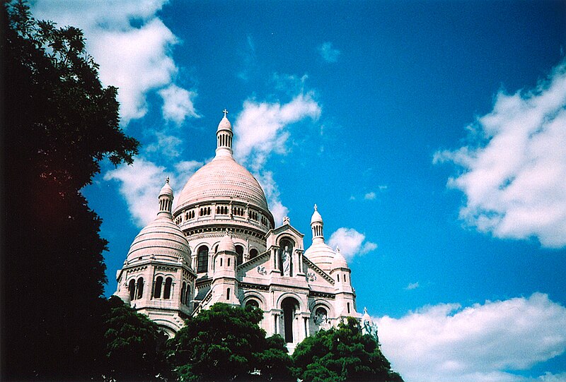 Sacré-Cœur basilica above Montmartre