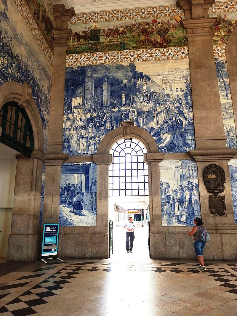 Azulejo tiles, São Bento Station