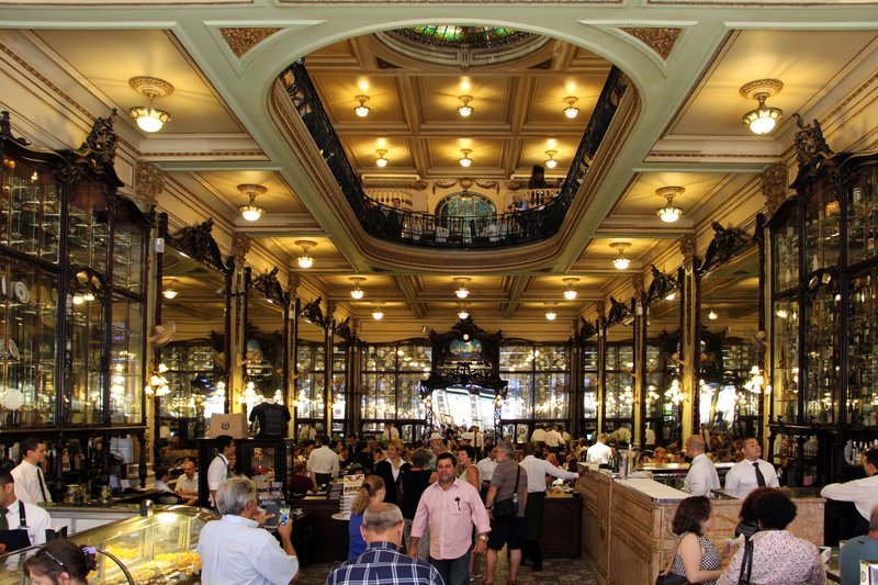 Confeitaria Colombo – Belle Époque interior, Centro