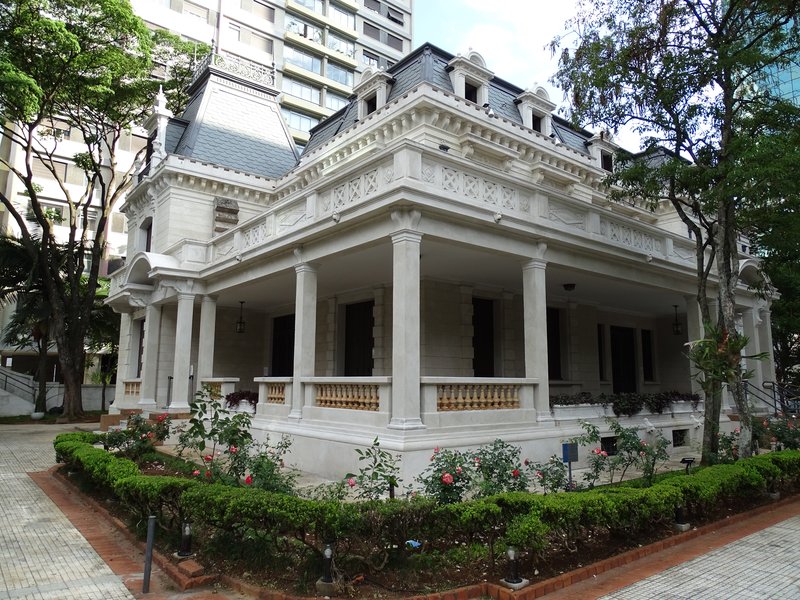 Casa das Rosas mansion on Avenida Paulista
