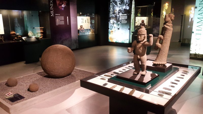 Museo del Jade interior jade collection exhibits