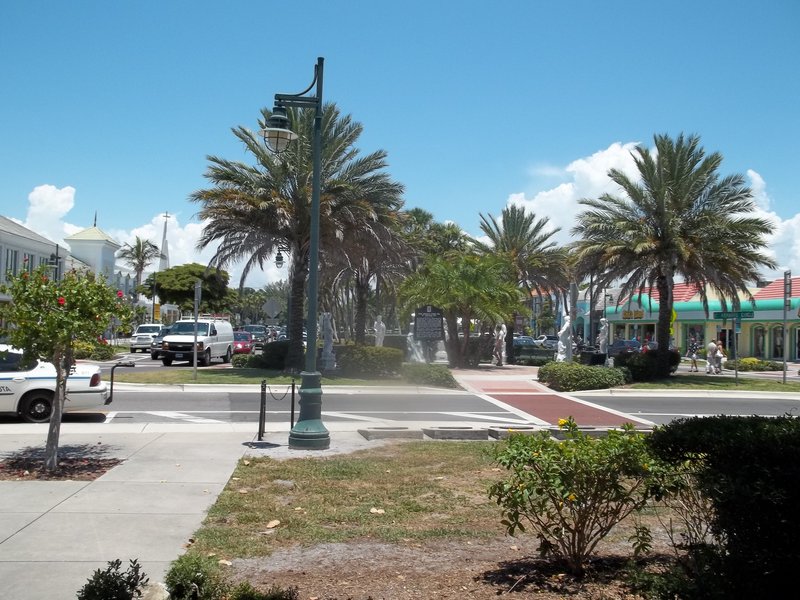 St. Armands Circle shopping promenade