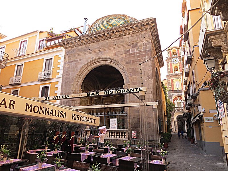 Sedile Dominova
