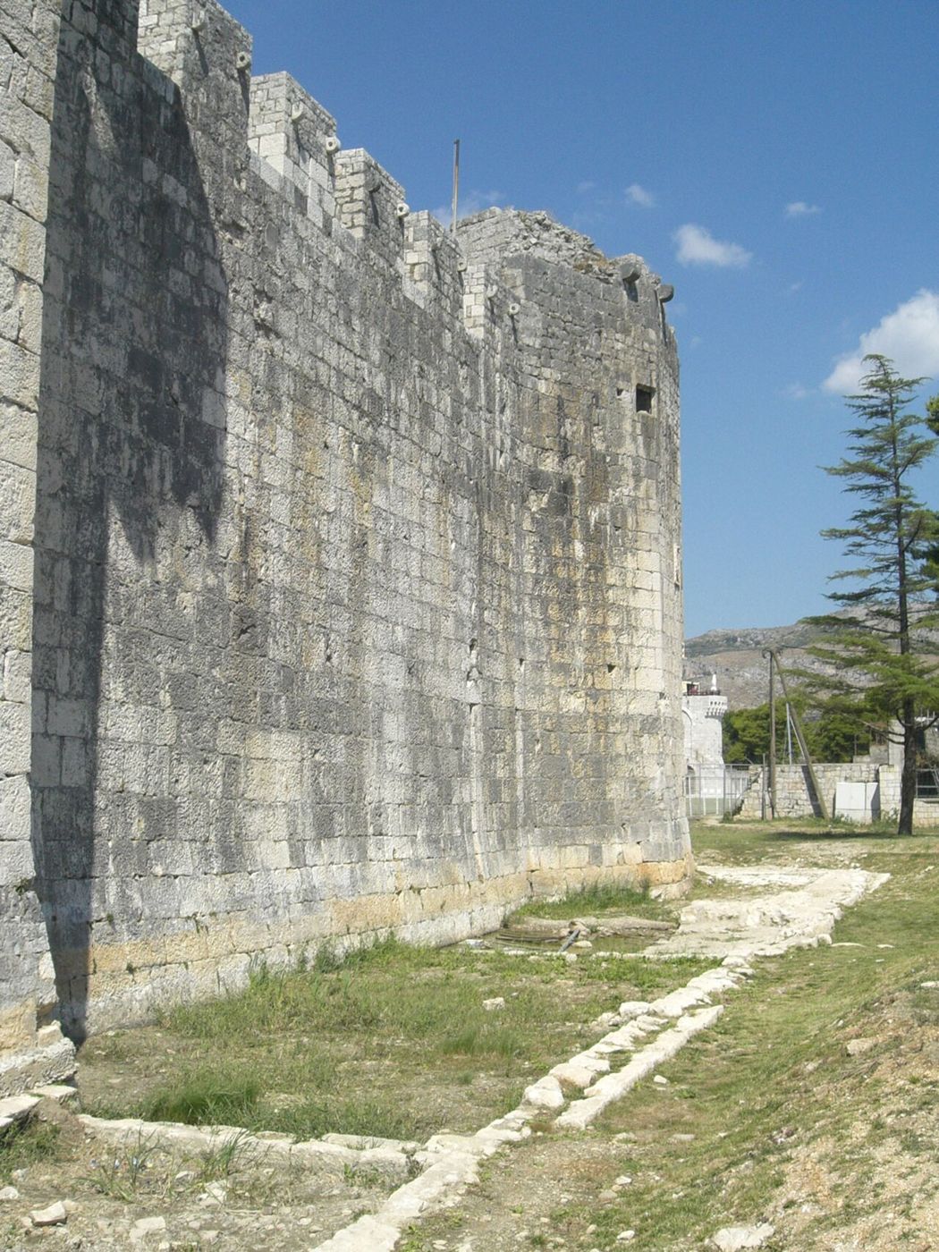 Kamerlengo Castle