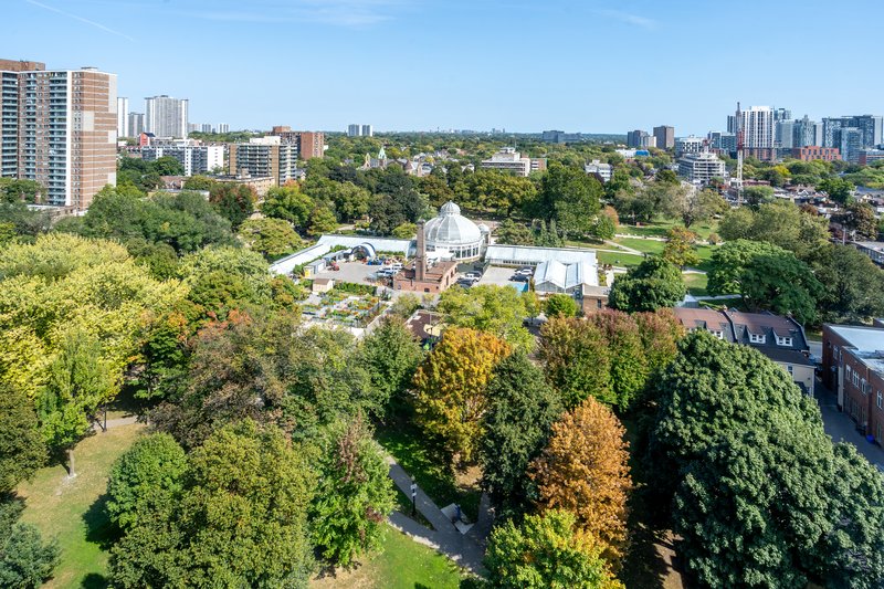 Allan Gardens