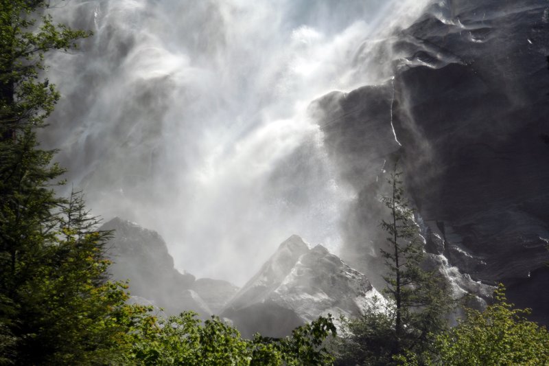 Shannon Falls waterfall Squamish BC