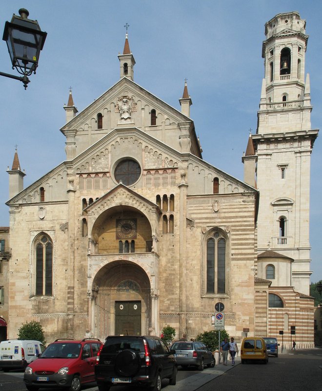 Cattedrale di Verona, Romanesque façade