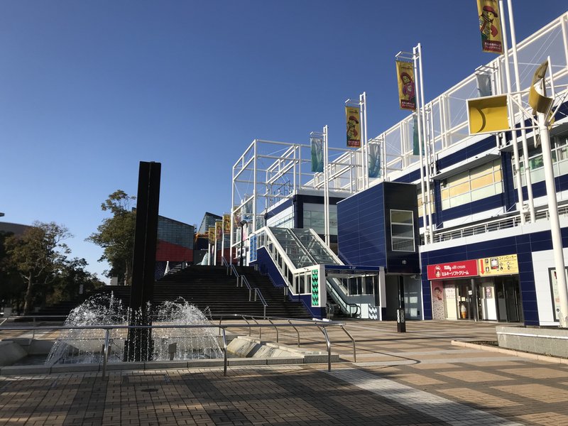 Osaka Aquarium Kaiyukan and Tempozan Market Place building at the harbour