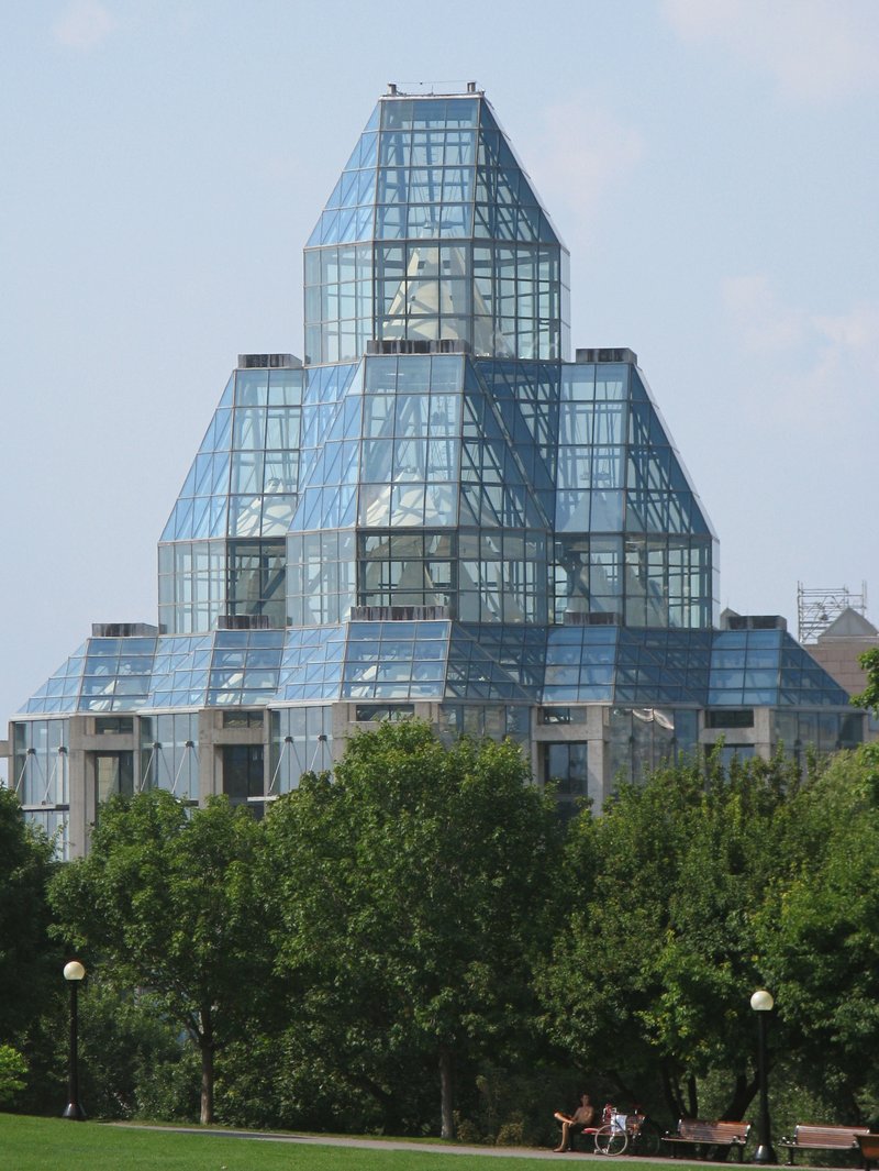 National Gallery of Canada glass-and-granite building viewed from Major's Hill Park