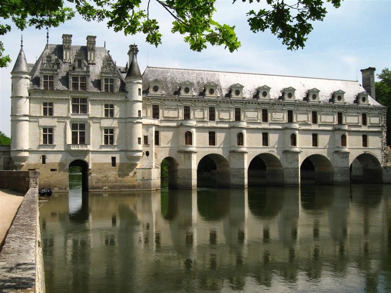 Château de Chenonceau's west facade spanning the River Cher
