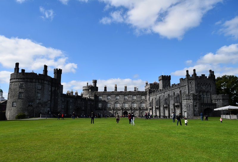 Kilkenny Castle's exterior facade