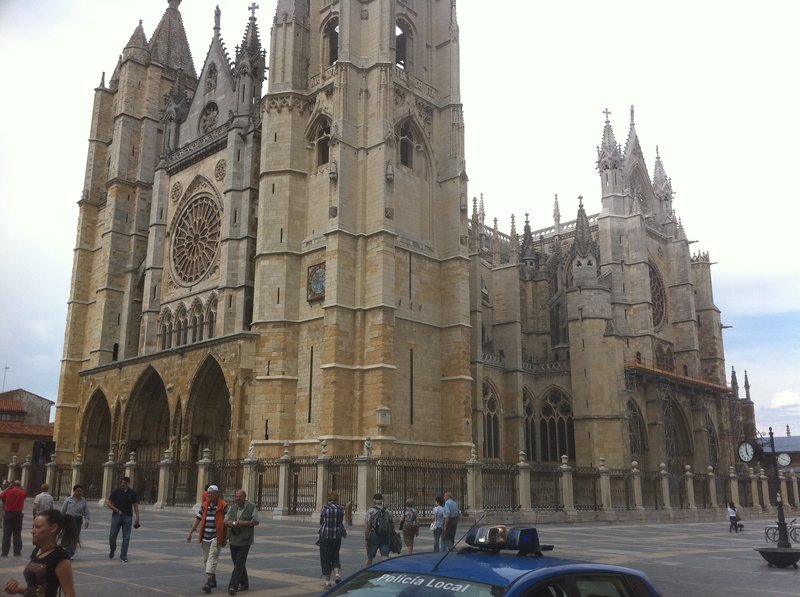 West façade and rose window of León Cathedral