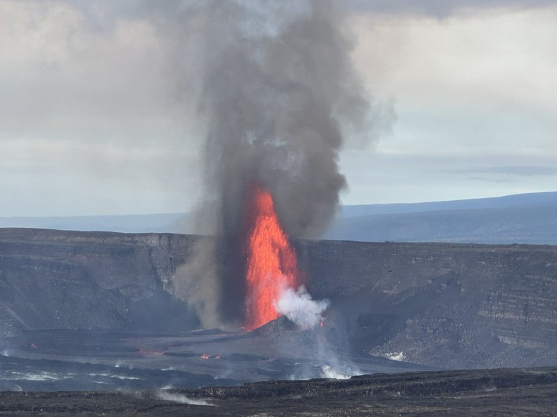 Lava fountain erupting from Kīlauea, Hawaiʻi Volcanoes National Park