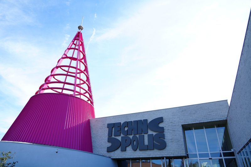Technopolis entrance with its pink cone sculpture, Mechelen
