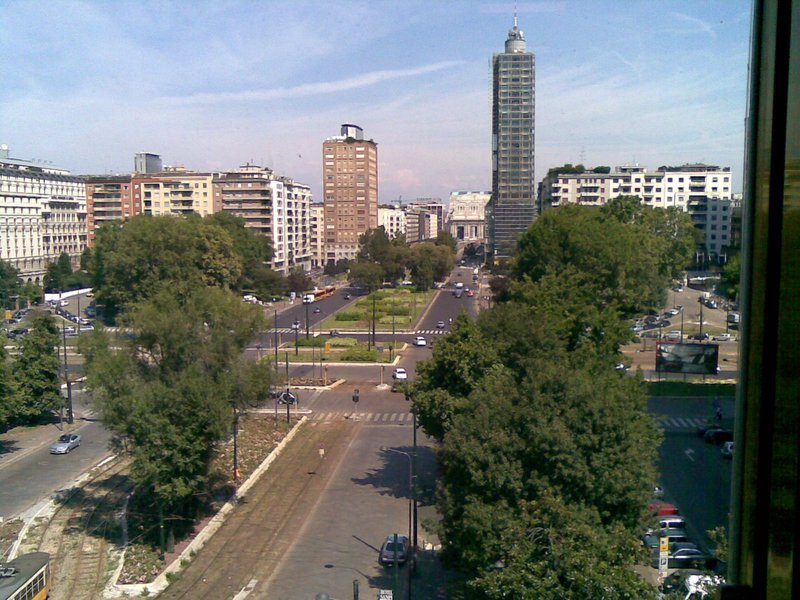 Piazza della Repubblica, Milan — Hotel Principe di Savoia on the square