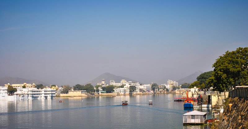 Taj Lake Palace on Lake Pichola, Udaipur, Rajasthan, India