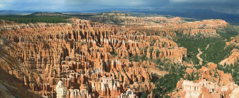 Bryce Canyon amphitheater filled with orange hoodoo spires