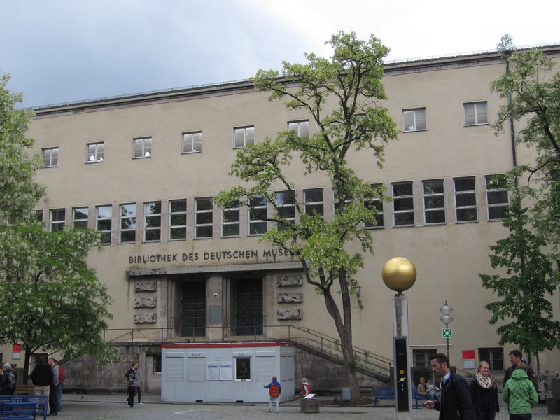 Deutsches Museum building on the Isar, Munich
