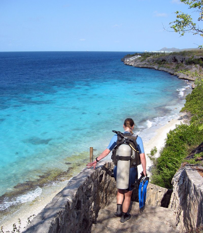 Diver at the top of the 1000 Steps shore-diving site, Bonaire