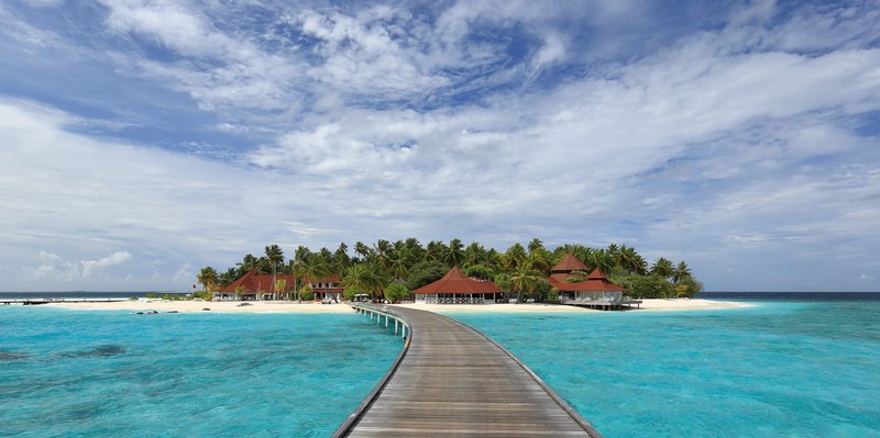 Beach and water villas at Thudufushi, South Ari Atoll, Maldives