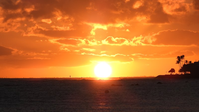 Ala Moana Beach Park at sunset, Honolulu