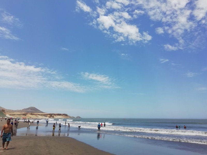 Playa Malabrigo (Puerto Chicama), Peru