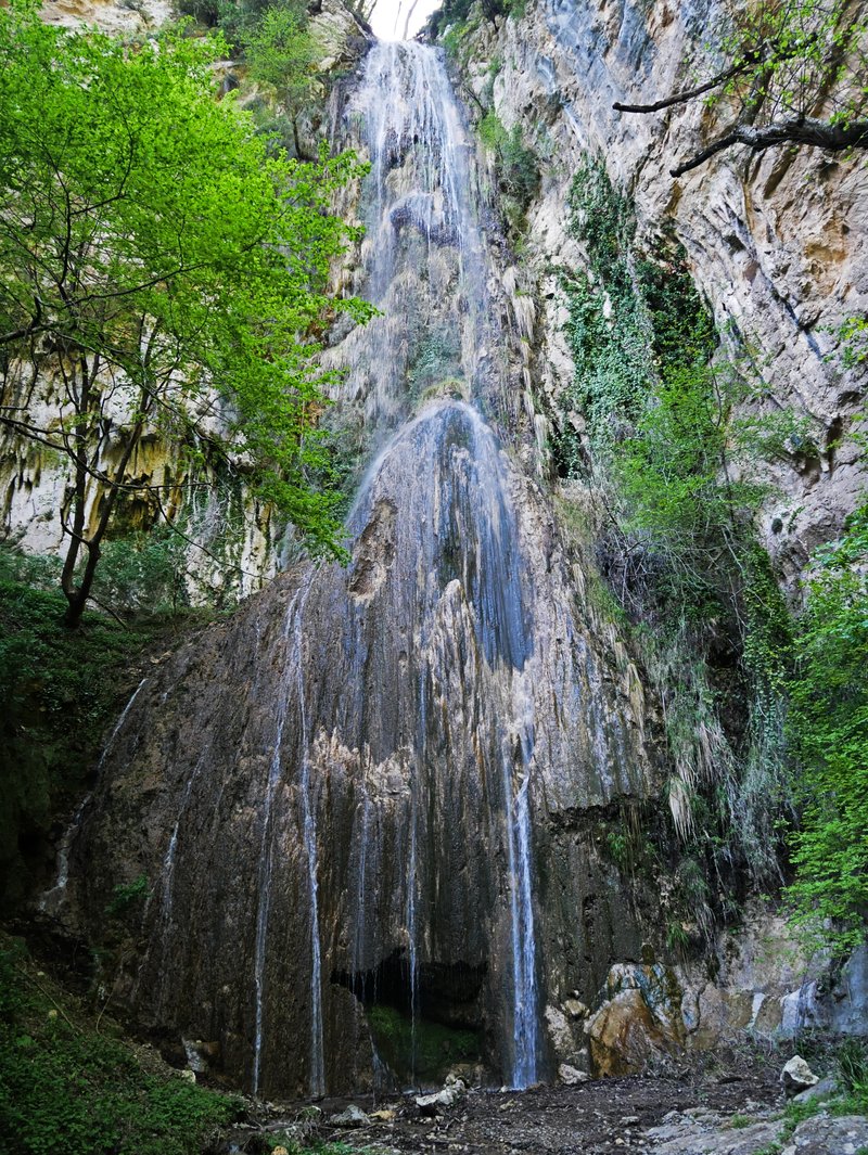 Valle delle Ferriere waterfall