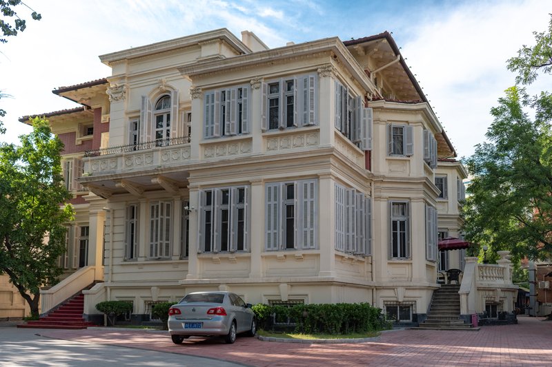 Five Great Avenues