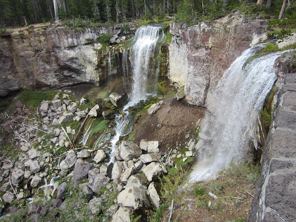 Paulina Falls