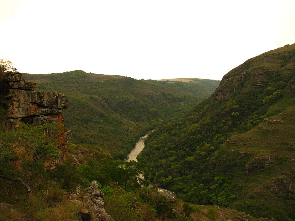 Canyon rim at Cânion Guartelá, Tibagi, Paraná — the largest canyon in Latin America