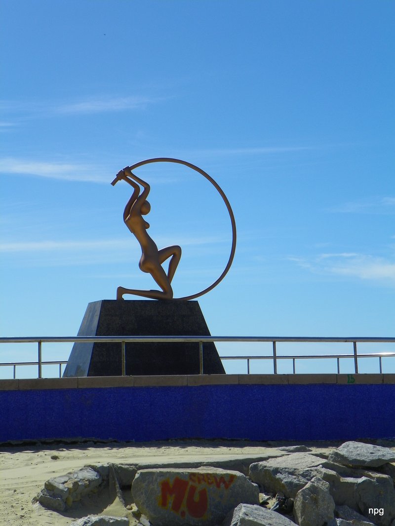 Estátua de Iracema bronze sculpture on the waterfront in Fortaleza
