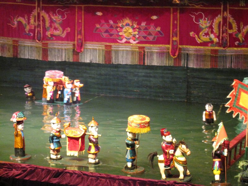 Water puppet performance at Thang Long Theatre