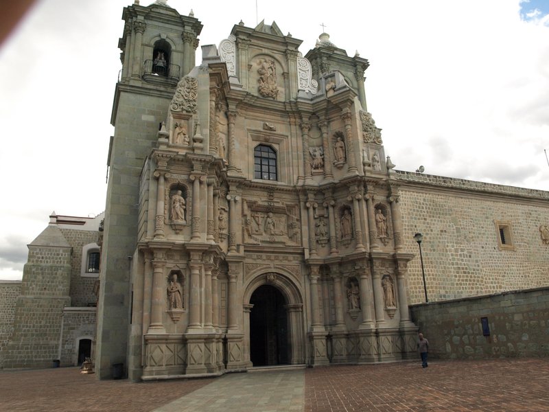 Basílica de Nuestra Señora de la Soledad