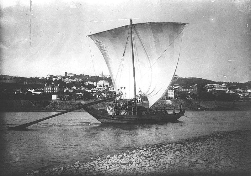 Rabelo boat on the Douro, Porto
