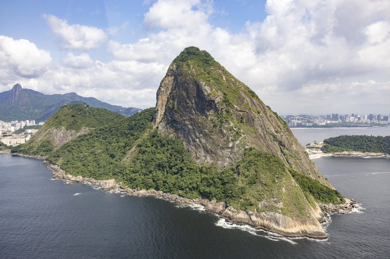 Sugarloaf Mountain – cable car and Guanabara Bay