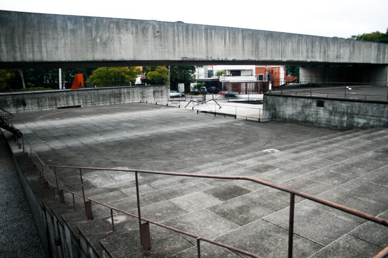 MuBE concrete trench architecture by Paulo Mendes da Rocha