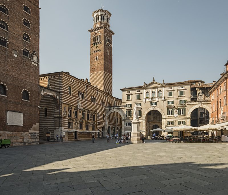 Piazza dei Signori, Verona