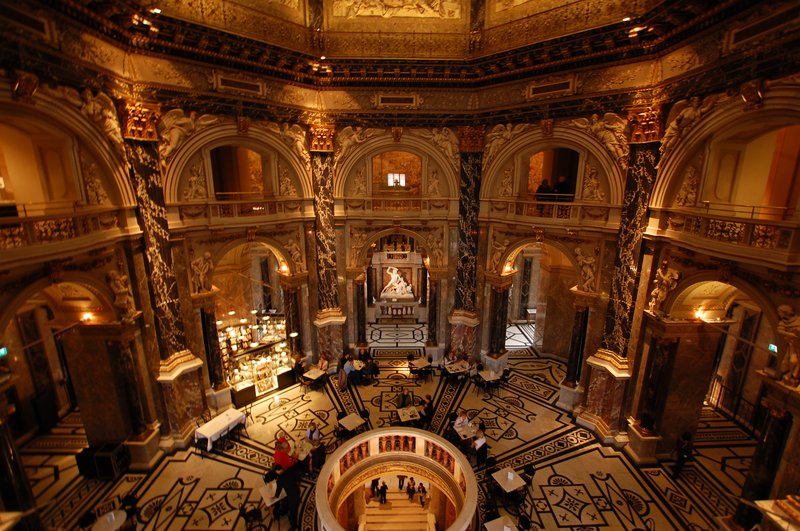 Kunsthistorisches Museum grand staircase interior