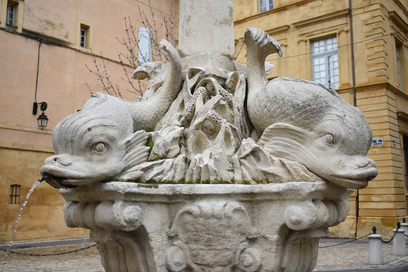 Fontaine des Quatre-Dauphins