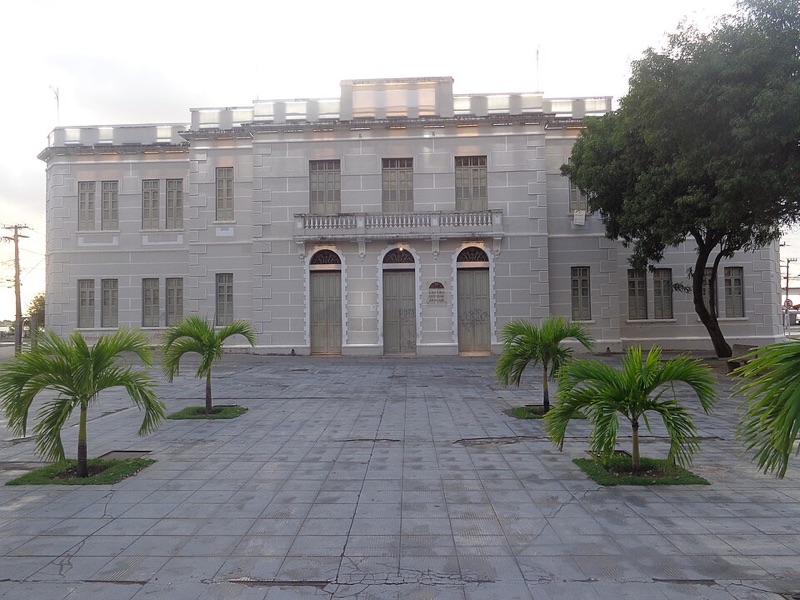 Antiga Alfândega de Aracaju on the waterfront